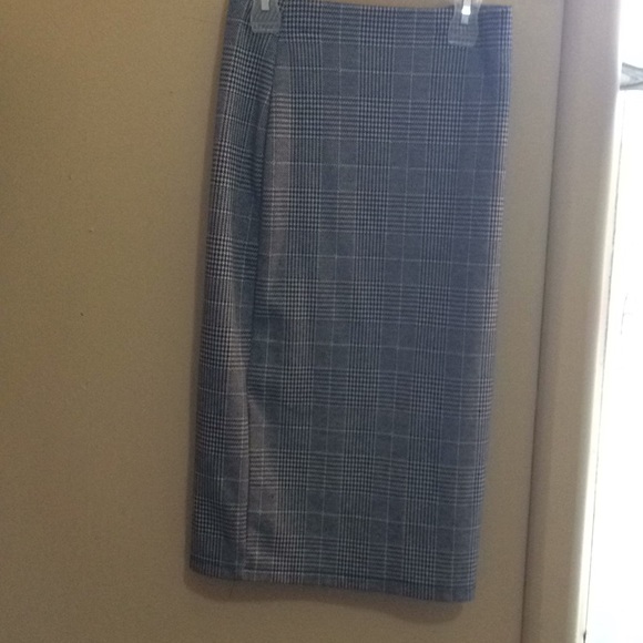 Skirt - Picture 2 of 2